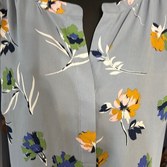 Daniel Rainn Blue Sleeveless Blouse with Mandarin Collar - Picture 4 of 5